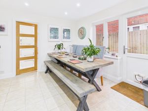 BREAKFAST AREA- click for photo gallery